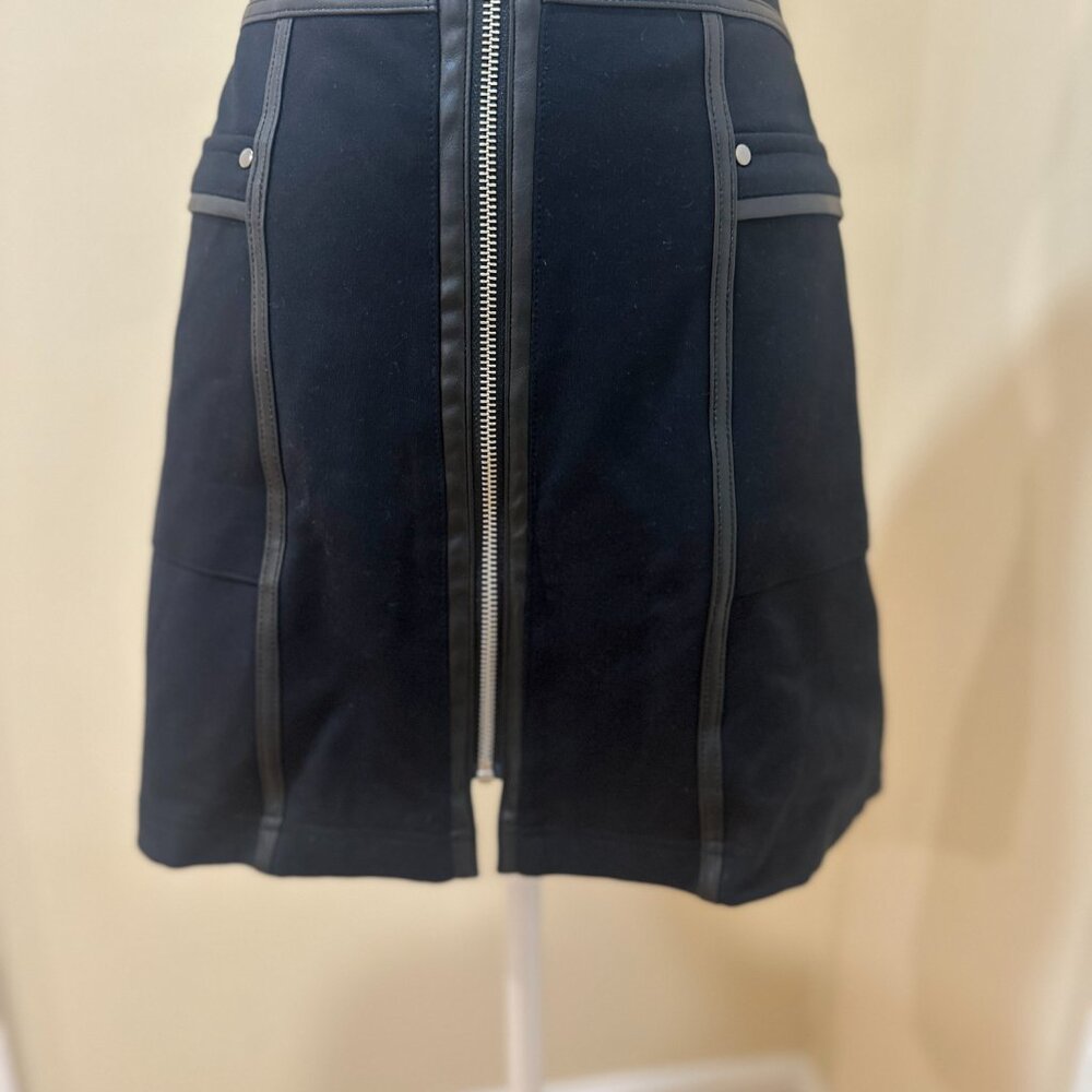 NWT Central Park West Black Mini Skirt Size Large – Stretch Knit, Zip Front - Picture 2 of 16